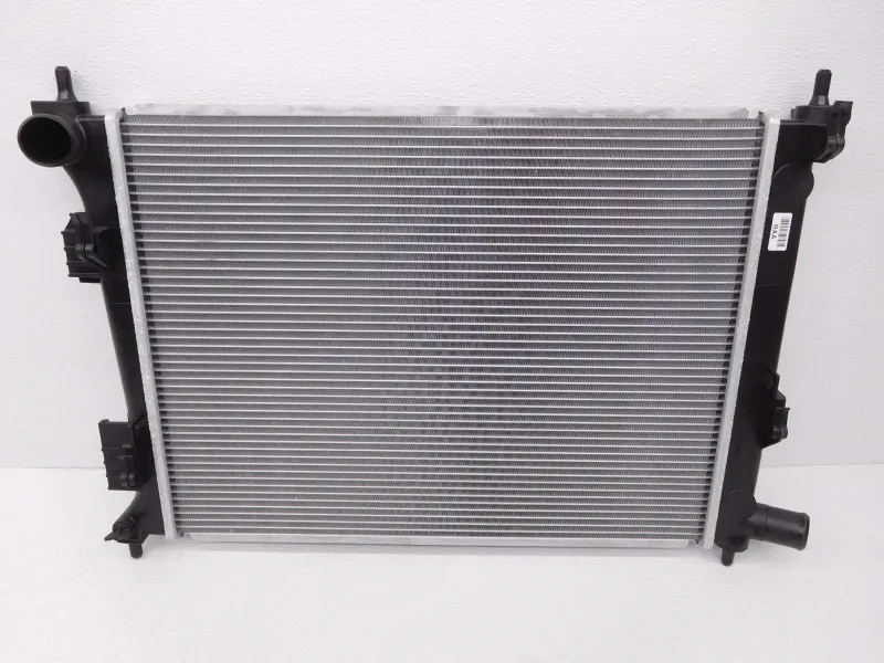 SU RADIATORU HYUNDAI ACCENT (10-),I20 (08-),KIA RIO (10-)